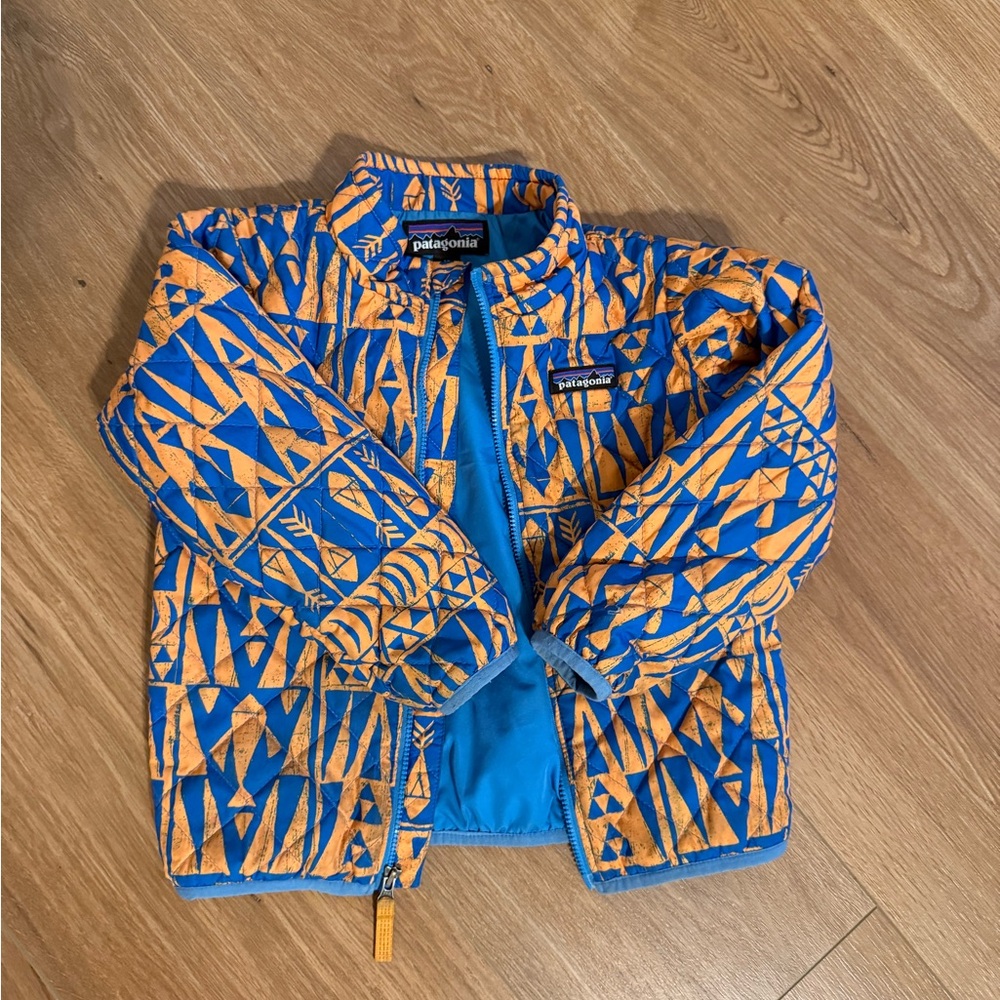 4T Patagonia Kids Jacket - Light Layer - Perfect for the transition to Spring